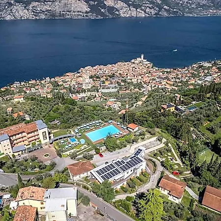 Panorama 4*