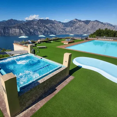 Panorama Hotel 4*
